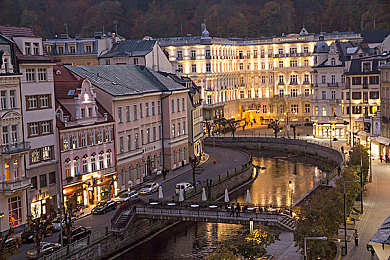 最好看的2019中文大全：疾驰于东方画卷，2019竞速视觉诗篇巡礼