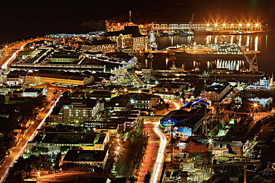 黄版APP3.0：沉浸式赛车新纪元，改装与竞速的终极幻想之旅