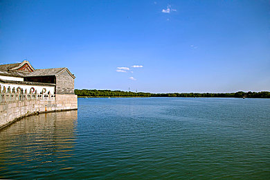 双人打扑克又叫又疼：极速狂飙，王牌对决，策略与速度的巅峰较量-2