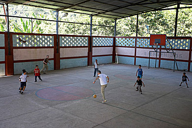 国产A∨剧场：引擎交响与光影巡游的东方极速诗篇-2