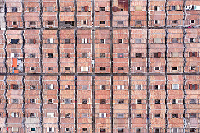 男女床上app：《午夜狂飙》今日上线，虚拟赛车融合情感互动，卧室赛道颠覆竞速体验-2