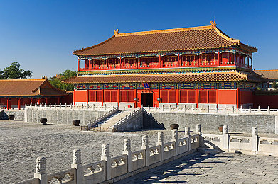 男男最刺激同性性无套:硬核竞速新作今日上线,无辅助双人对决引爆纯粹驾驶热潮-2