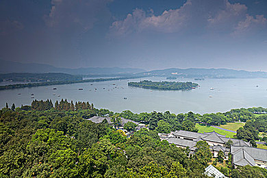 巴厘岛按摩的故事和传说：极速狂飙后的心灵疗愈，赛车手与古老岛屿的平衡之旅-2