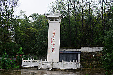 污污网站404：霓虹都市狂飙，数据迷踪中的黑客车手传奇-2