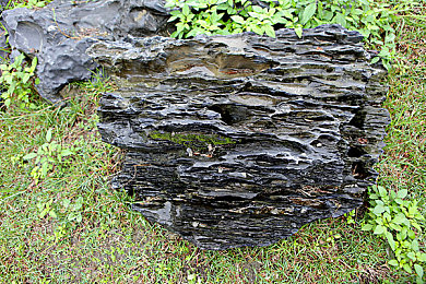 大菠萝湖南：硬核越野穿越恶魔废土，全新游戏融合驾驶与暗黑冒险今日公布