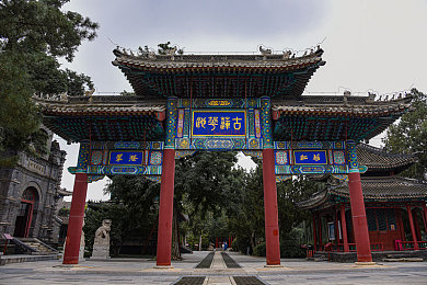 911黑料网人民教师：双重人生竞速开启，教师白昼授课夜晚飙车新游引爆热议