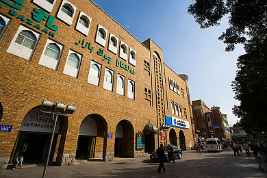 五月一区:极限竞速地平线5火山赛道终极攻略,动态天气征服陡坡竞速传奇-2