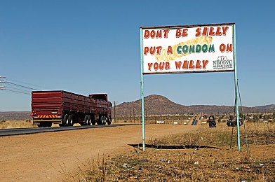 重囗味男同主奴调教：暗黑契约城，赛车手凯恩的债务与竞速之路-2