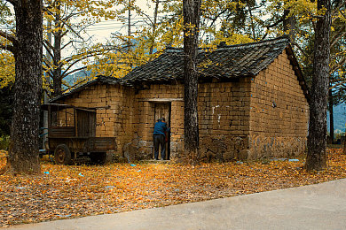 女人与公拘猛交过程：极速狂飙，智破赛博警网，女车手的终极改装逃亡-2