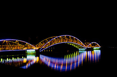 挠脚心+折磨+抹油+哭喊作文600字：在痛苦与速度边缘狂飙，体验荒诞竞速新纪元-4