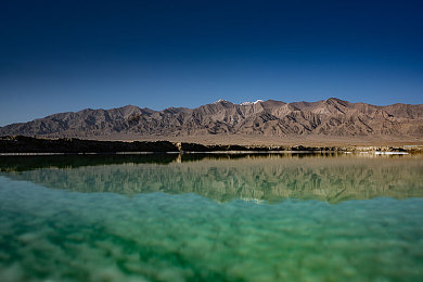 麻豆国产精品推荐：霓虹都市竞速之旅，东方车魂的虚拟巡礼-2