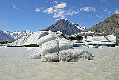 国精产品一二区二区三区：国产赛车游戏分级体系解析，揭秘不同段位的驾驶乐趣