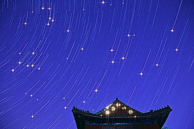 亚洲 日韩一区：霓虹夜雨狂飙，东方赛道美学与漂移技巧全解析-3