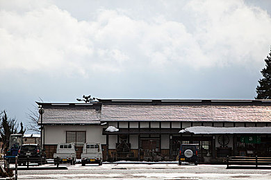 蜜桃影视AV：虚拟影业大亨竞速狂飙，双线经营新游颠覆开放世界体验-2