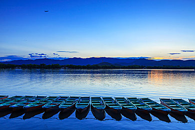 美女不穿内衣内裤软件：极致轻量化改装，揭秘赛车游戏的隐形性能提升艺术-2