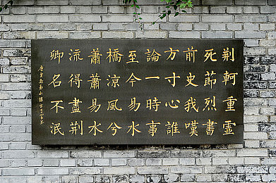 三人弄娇妻高潮3p：极速狂飙团队竞速，三人协作征服赛道，体验极致默契与爆发-2