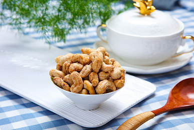 污十大软件：速度与欲望交织，成人向赛车游戏设计逻辑全解析-1