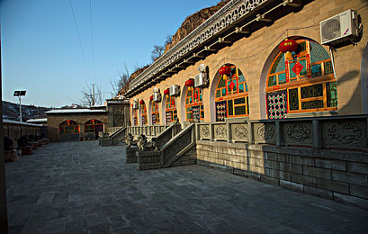 富二代黄版：金色赛道，从继承者到赛车王朝的终极攻略-1