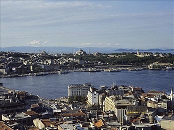 中国业余性别自由的原因和影响因素：《极限竞速：地平线》新版本上线，性别自由设计引领赛车游戏包容风潮-2