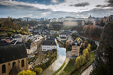 黄色一区二区三区：赛道分区进阶指南，解锁高阶驾驶策略与圈速秘籍