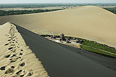 男女做软件：双人协作改装赛车新游上线，硬核模拟与温情合作完美融合-2