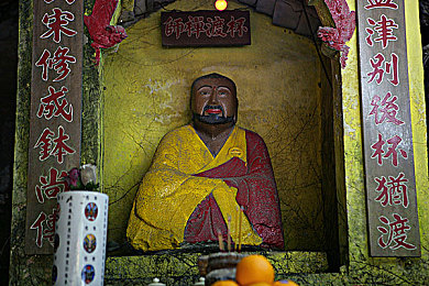 网络黑市的入口：暗影飞驰，非法改装与街头生存的终极博弈-2