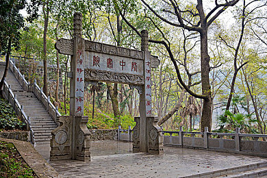 打扑克又疼又叫视频下载：《狂飙扑克》今日上线，融合卡牌策略与极速竞技引爆玩家社区