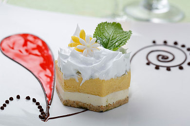 亚洲日本一区二区：穿梭东京霓虹与北海道雪原，极限竞速双区域驾驶全攻略