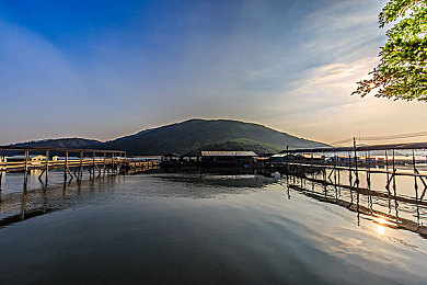 “打扑克不盖被子”：《极速牌局》今日上线，无保留竞速对决引爆卡牌赛车新狂潮