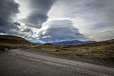 香蕉插入桃子里：甜蜜冲刺与几何隧道的精准之舞-3