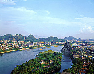 美女脱衣服软件下载：极速幻影车神传说，解锁个性装扮驰骋赛道-3