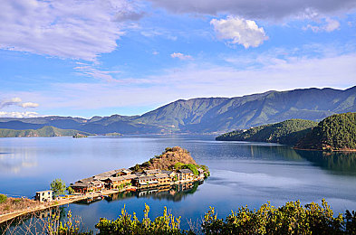 国产成人综合版：融合驾驶与都市幻想，国产赛车新作深度评测与进阶攻略全解析-2