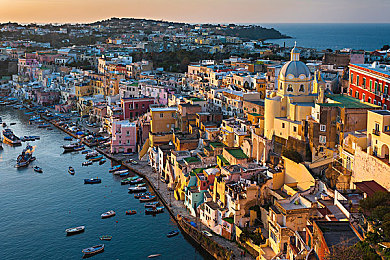 十大禁用网站app：《极限竞速：黑名单》暗网任务引发争议，夜间街头狂飙挑战法律边界