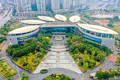 自由性别凸轮管性别转换：《极限改装：身份竞速》今日上线，首创角色无界定制重塑赛车游戏体验-1