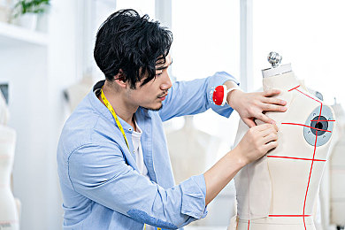 四个少妇的特殊按摩:沉浸式改装竞速新作今日上线,亲手调校你的专属速度机器-2