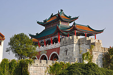 3.3.3免费华为版破解大全免费下载：华为设备畅玩新版本，城市风云赛道攻略全解析-3