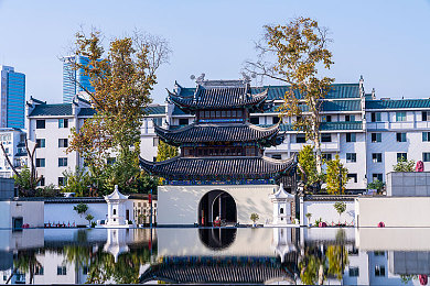 国产乱人乱偷：都市狂飙暗夜行者，道德抉择驾驭迷途人生-2