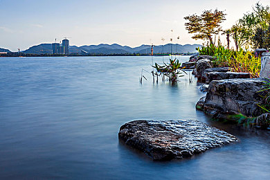 男男野战：《极限狂飙：双雄争霸》今日上线，双人越野战术竞速开启全新对决时代