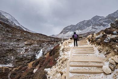 男人的困困放在女人的困困:双主角竞速新作今日发售,情感交织的赛道传奇等你体验-2