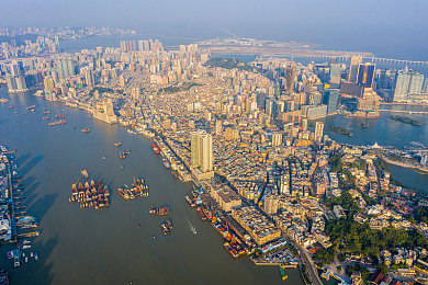 女生不穿衣服的app：为爱车打造专属皮肤，改装模拟游戏释放你的汽车设计才华-3