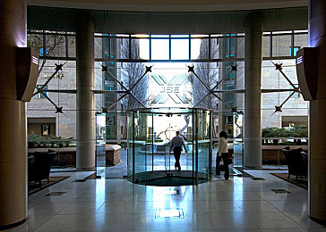 国产乱人：《极速狂飙：都市乱斗》今日上线，本土赛车狂潮席卷虚拟都市-5