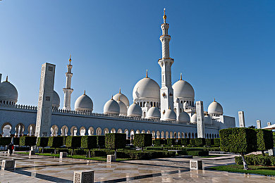 罗宾与乔巴：双生座驾革新竞速体验，协作驾驶引爆赛道新潮流-2