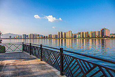 男人女人差差差软件：极速性别差革新竞速体验，差异算法重塑驾驶科学