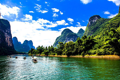 国精品一区：驾驭国产名车，征服全球赛道，体验速度与情怀的完美融合-2