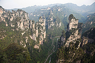 黄色软件App下载3.0.3：霓虹夜雨，东京山道极速幻影之旅-2