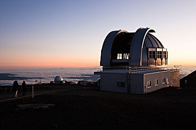 美女露奶软件：虚拟偶像赛车手露娜，隐藏彩蛋解锁攻略与拟真驾驶体验-3