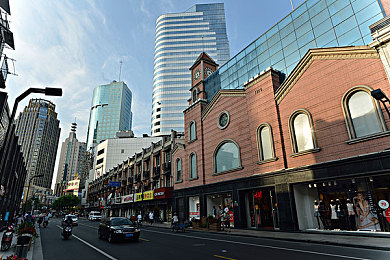 火辣APP:虚幻引擎5打造,硬核改装竞速游戏今日上线,挑战你的驾驶极限-2