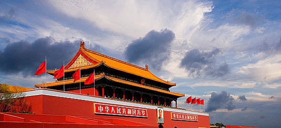 男人女人在床上的软件：双人合作驾驶模拟新作走红，默契与信任成通关关键