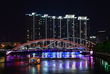 火辣辣app导航：都市狂飙今日上线，动态导航重塑竞速游戏新标杆-3