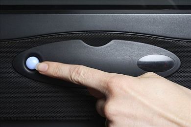 黄色应用vivo：极速明焰，掌中竞逐的都市地平线-4